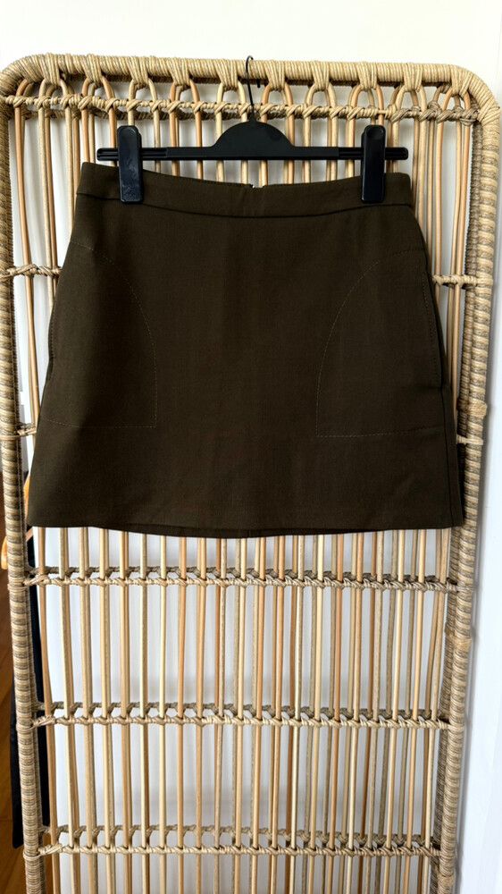 Brand New Zara Woman Khaki Heavy Fabric Mini Skirt – Premium Weight, Tailored Finish