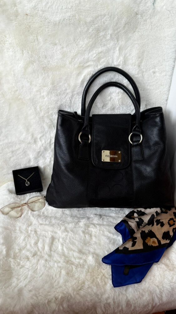 Oroton Large Black Pebbled Leather Tote – As New – Signature Panel – Work / Laptop Bag