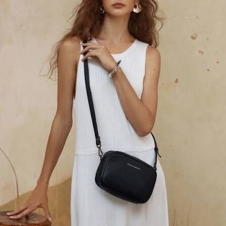 Status Anxiety Plunder Bag – Black Pebble Leather Crossbody