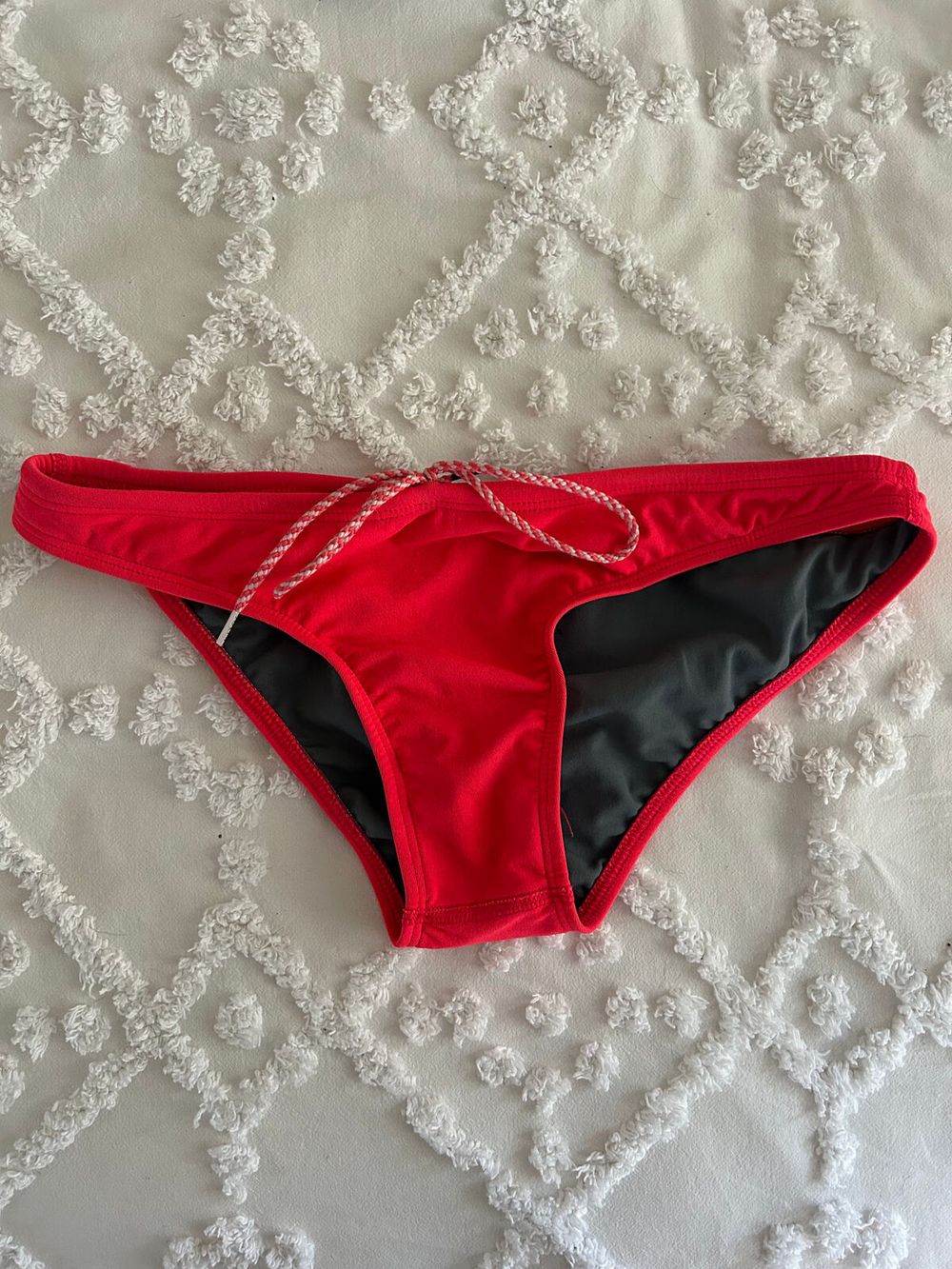 MIDL, Size Medium, colour Strawberry