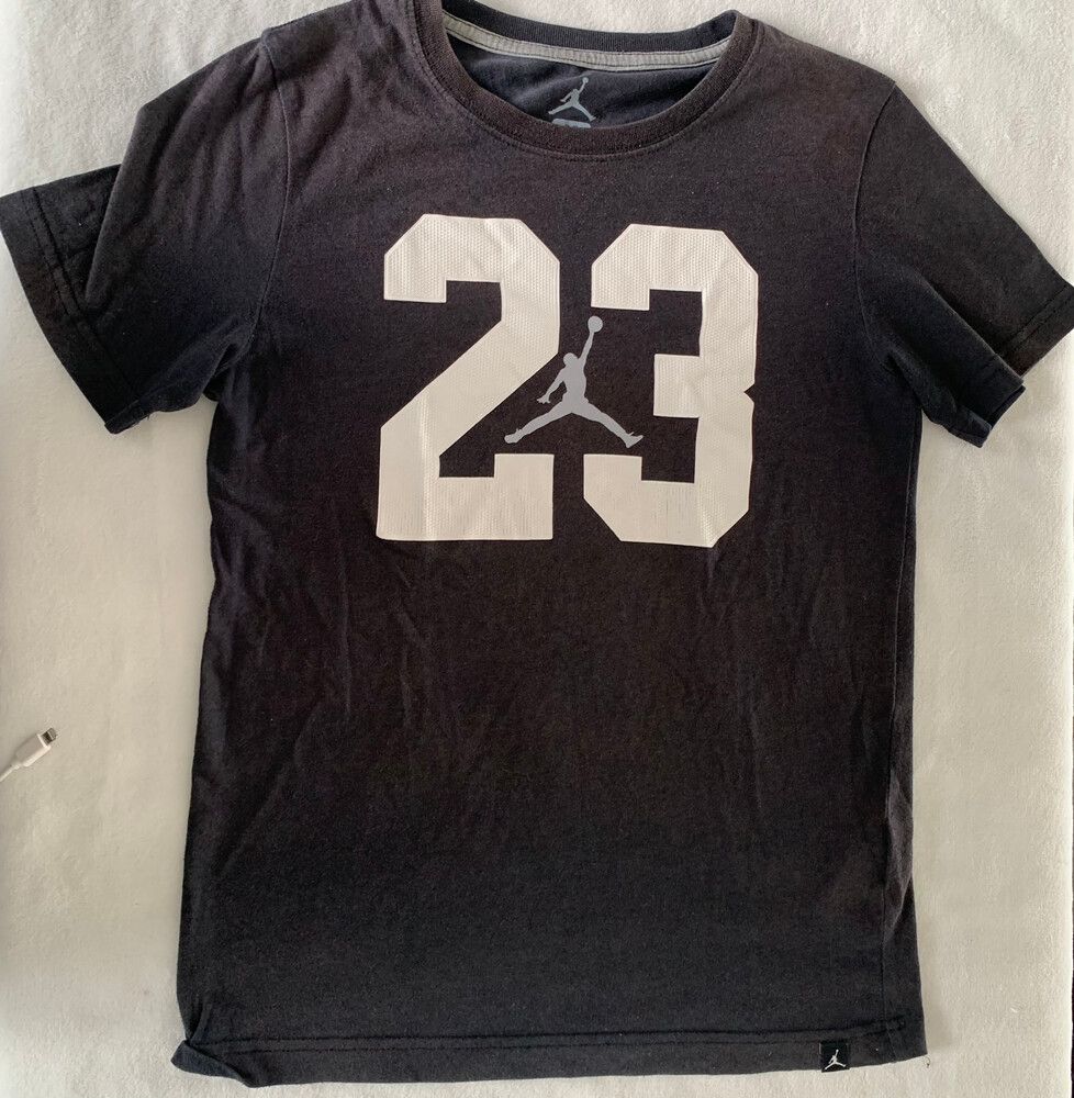 Nike Jordan #23 Boys Black Tee Size M