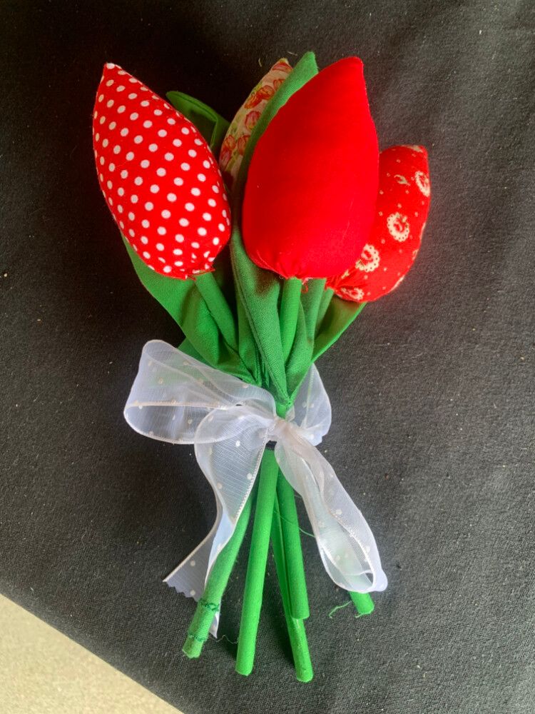 Handcrafted Fabric Tulip Bouquet Red