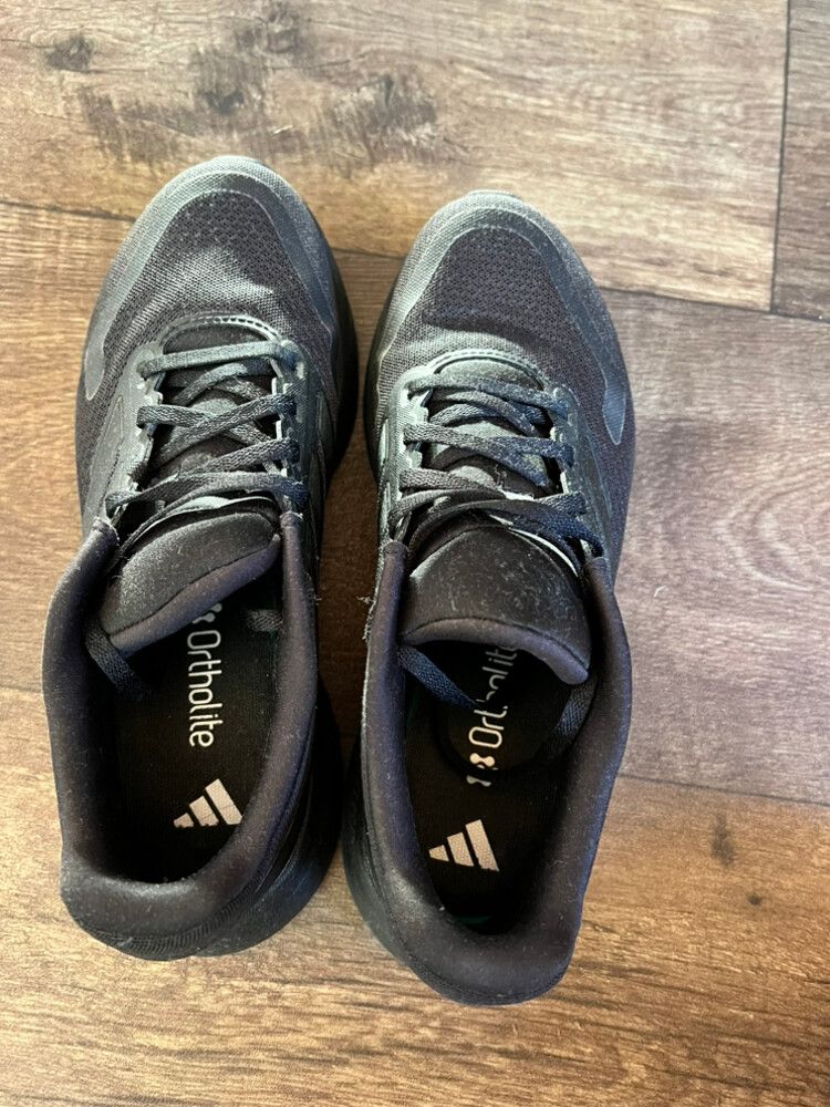 Adidas Cloud Foam Sneakers
