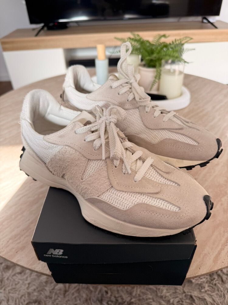 New Balance 327