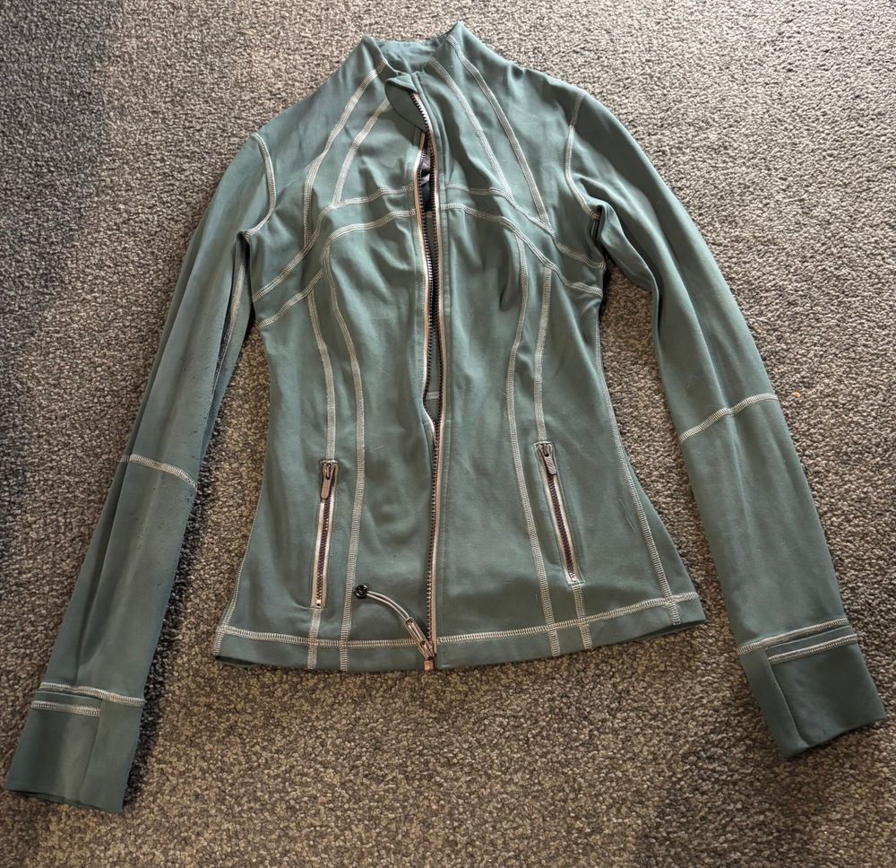 Lululemon forest green define Jacket