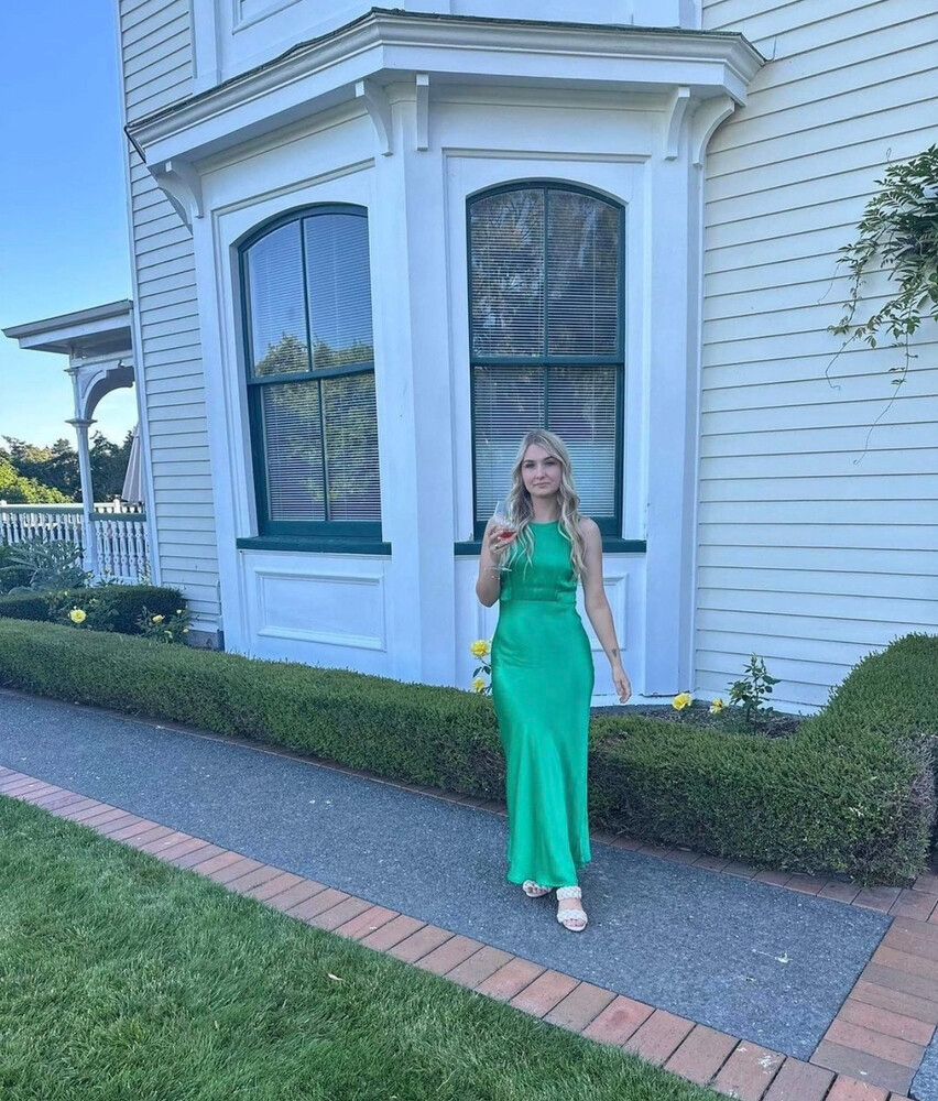 MAX - Green Maxi Dress on Designer Wardrobe MAX - Green Maxi Dress on Designer Wardrobe