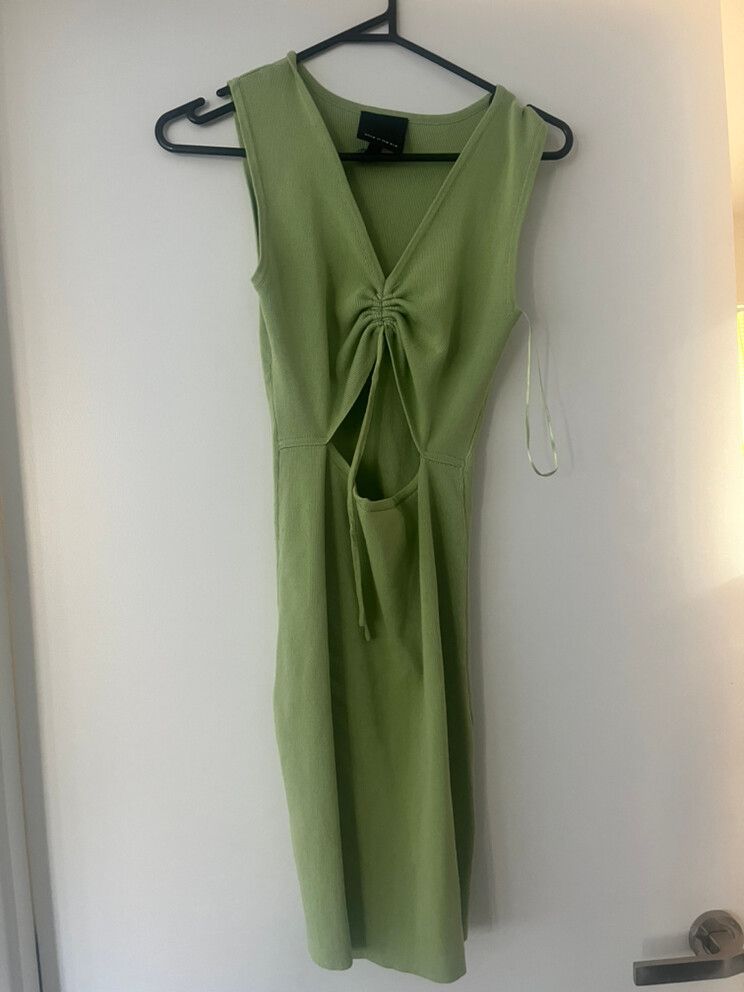 Alice in the Eve - Green Alice In The Eve Mini Dress on Designer Wardrobe Alice in the Eve - Green Alice In The Eve Mini Dress on Designer Wardrobe