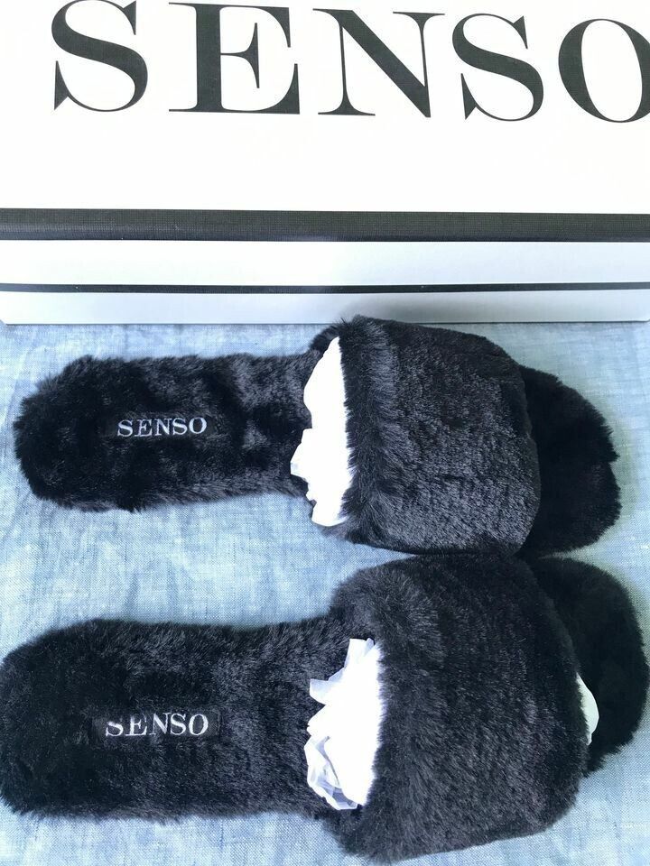 BNWT Senso Idella Slides in Ebony