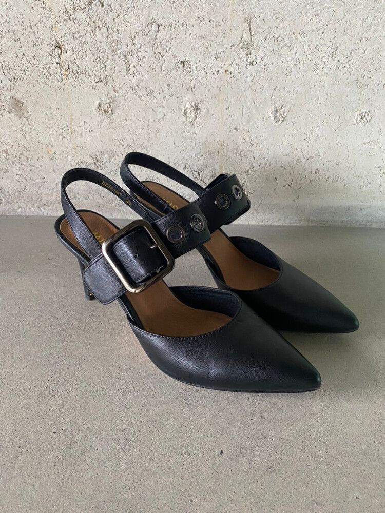 Midas Leather Shoes Size 39 ( Can Fit 39-40) As New