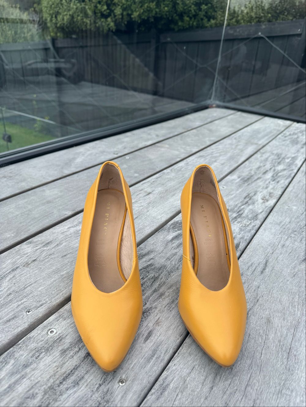 Mi Piaci Heels - Yellow Leather Pumps