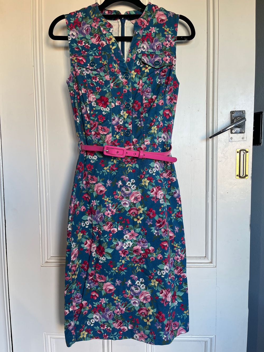 Review Floral Sleeveless Dress
