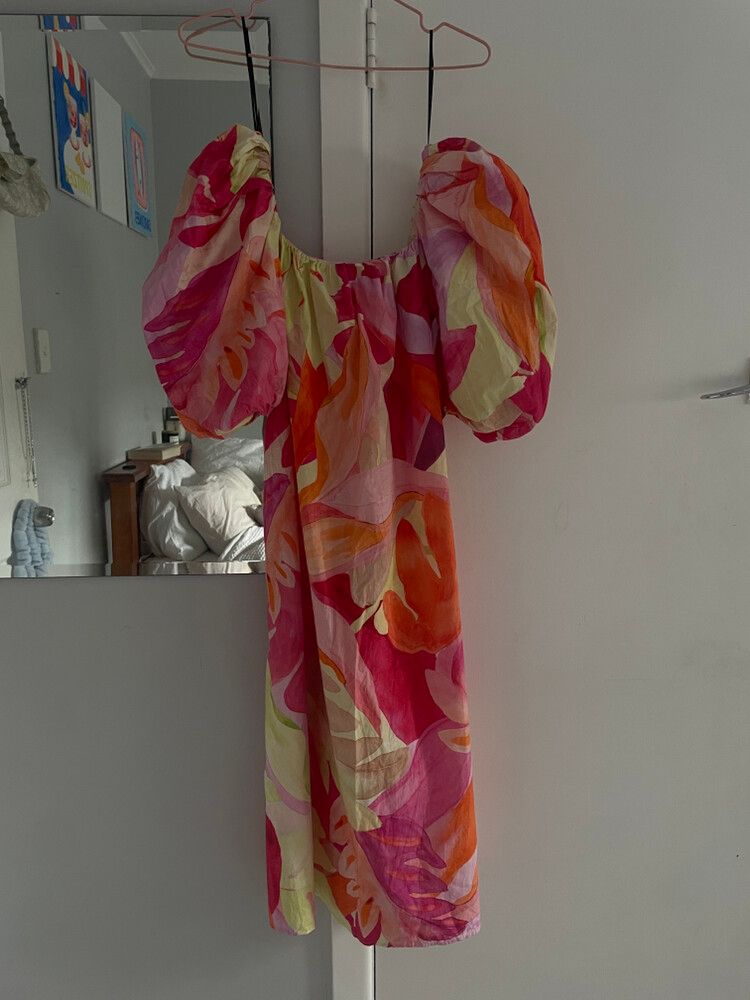 h&m pink and orange dress SOLD OUT 'Marimekko' 'H&M' Tribute Dress Semi-sheer lightweight pink and orange maxi dress made from 70% cotton and 30% silk Condition: 10/10 Size: XS shown on S Price: R499