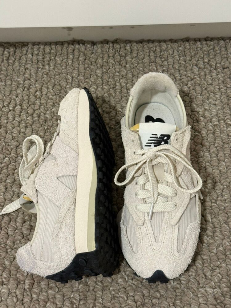 New Balance 327 in Turtledove