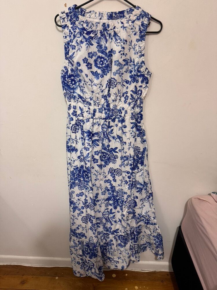Forever New - Forever New Blue White Floral Dress on Designer Wardrobe Forever New - Forever New Blue White Floral Dress on Designer Wardrobe