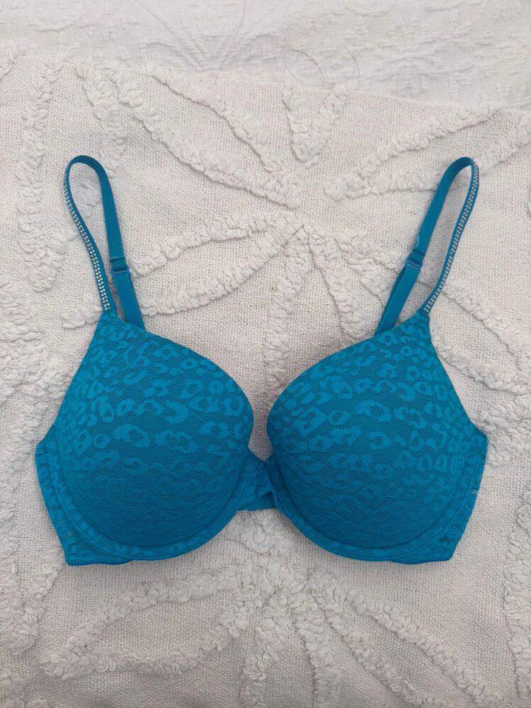 Pink Victoria's Secret Turquoise Bra