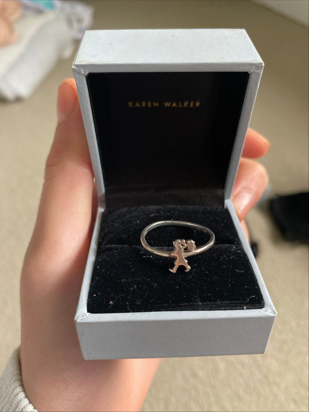Karen Walker mini run away girl ring silver