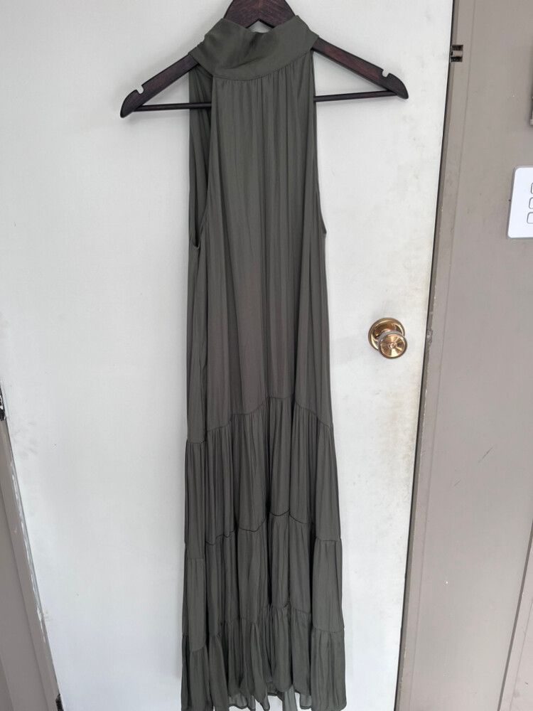 Decjuba - Olive Green Decjuba Maxi Dress on Designer Wardrobe