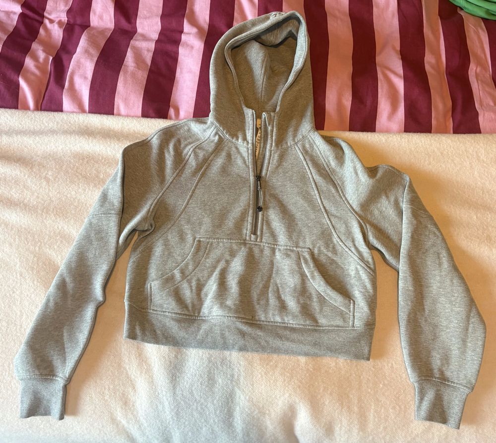 Lululemon Cropped Scuba