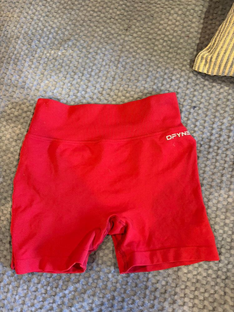 dfyne shorts
