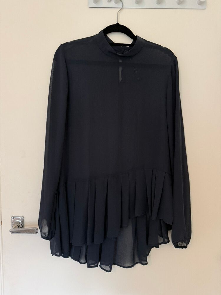 Navy Moochi Top
