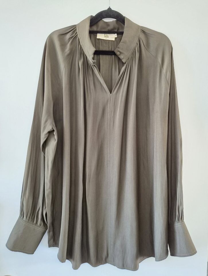 Sills Eco olive green long sleeve blouse, size 14