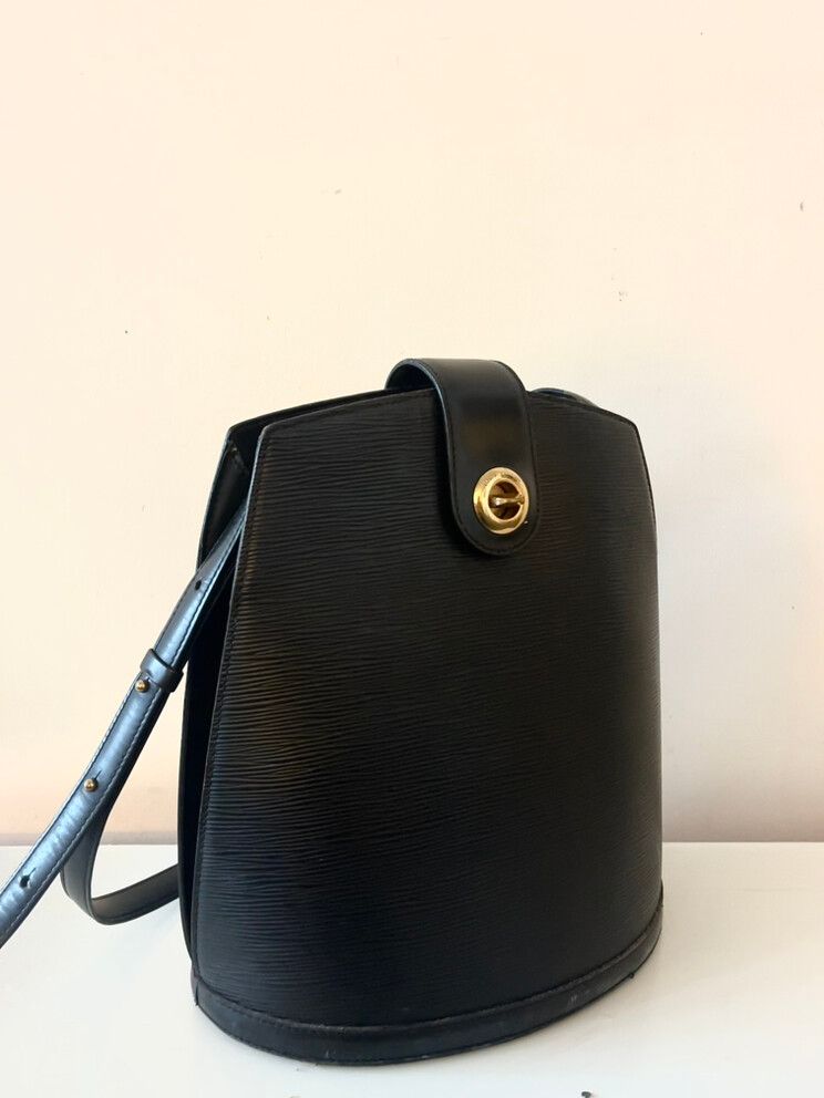 Louis Vuitton 1995 Cluny Bag