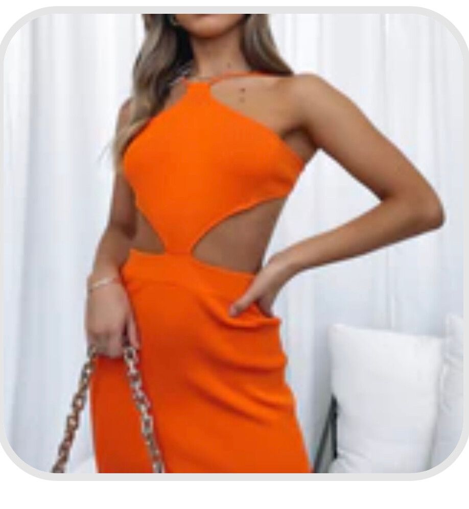 pleated fabric dress Pleated Gown With Plunging Neckline And Defined Waist. Pink Lavender / FR 40