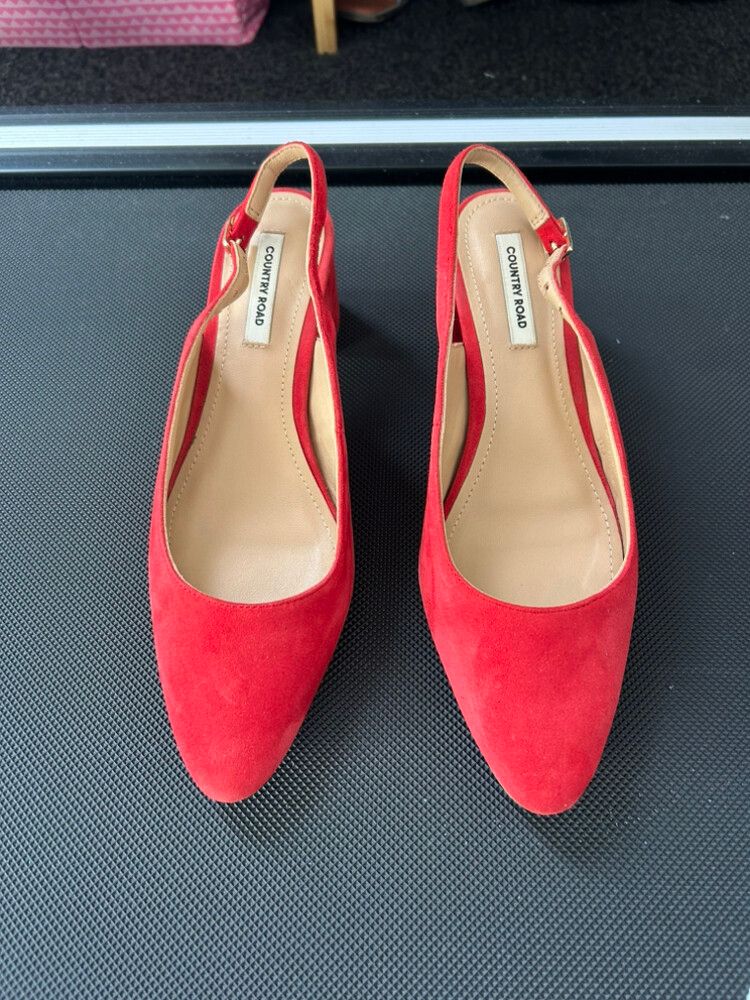 Country Road Red Marley Slingback Heels Size 5/36