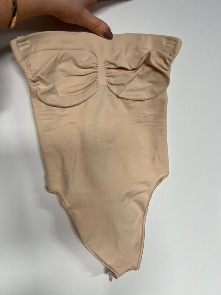 SKIMS Strapless Thong Bodysuit