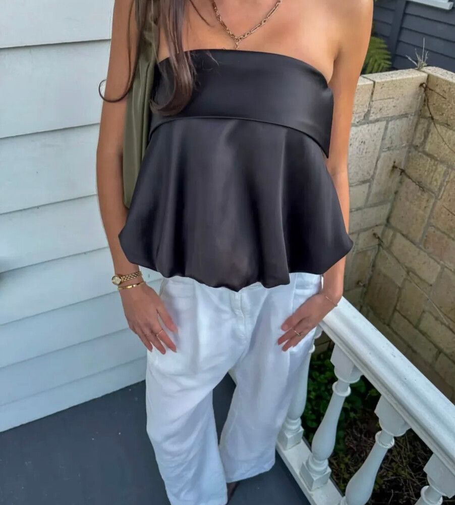 Harris Tapper Black Eliza top