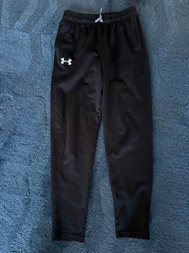 Boys Under armor Track Pants Size medium (12)