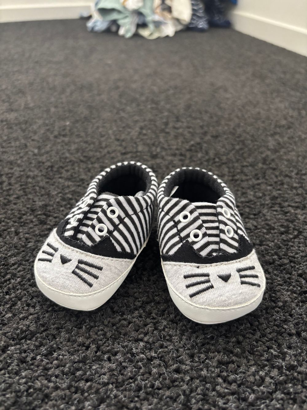 Karl Lagerfeld baby cat shoes