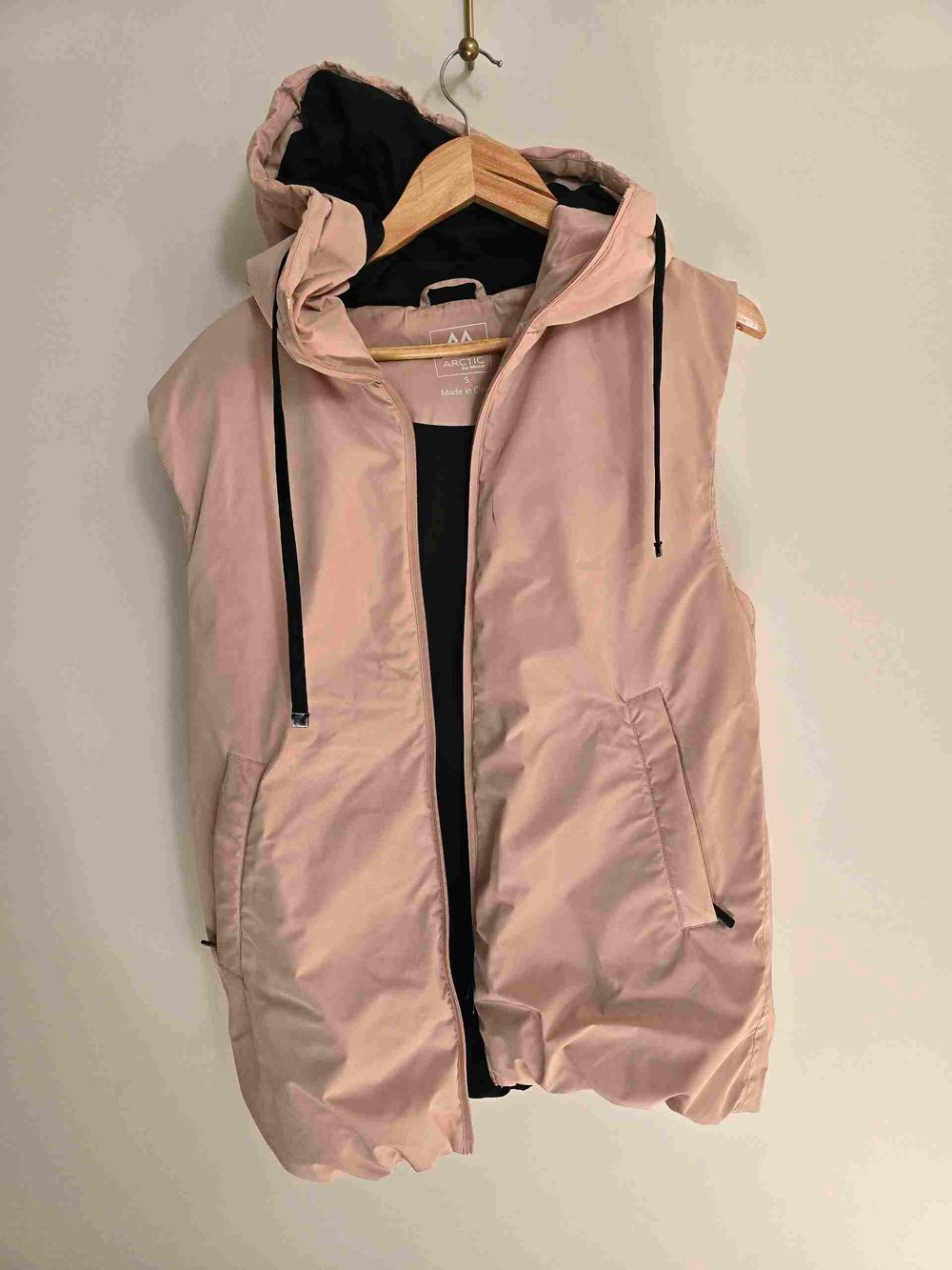 Arctic by Moke Detroit Vest in Rose Quartz