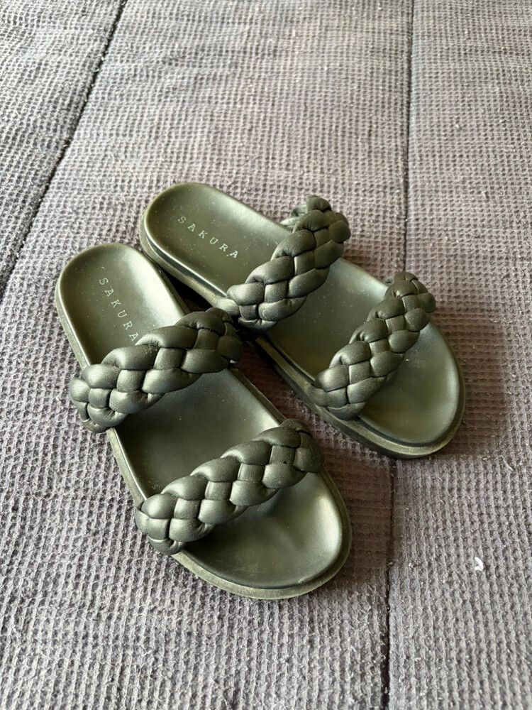 Sakura Slides
