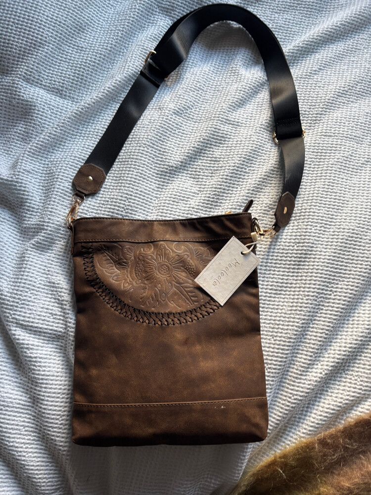 mooloola cross body bag