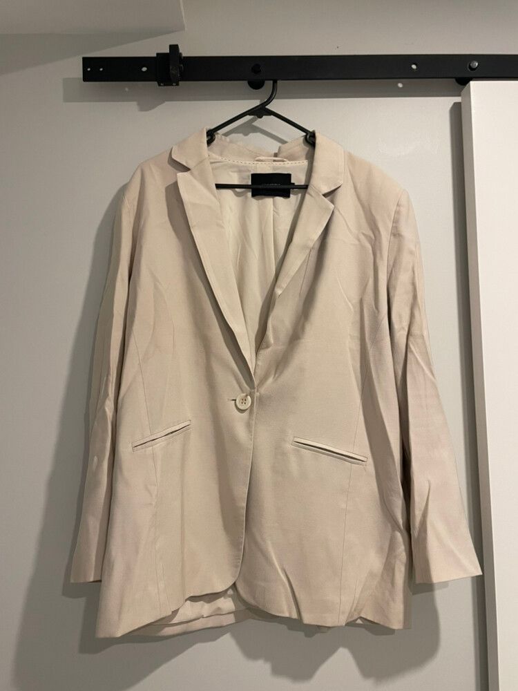 Caroline Sills Blazer