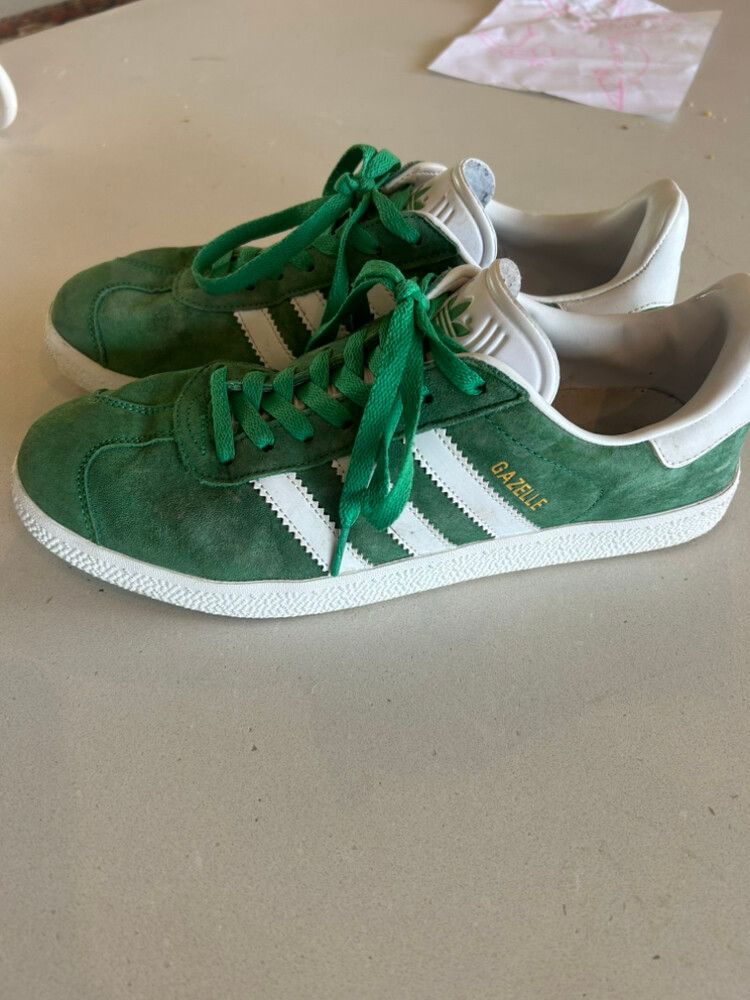 Adidas Gazelle size 9 1/2