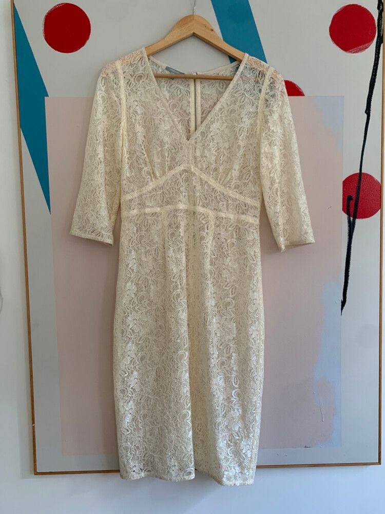Juliette Hogan - Cream Lace Dress on Designer Wardrobe