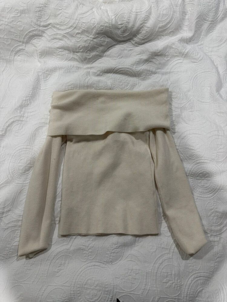 Glassons cream off shoulder Knit
