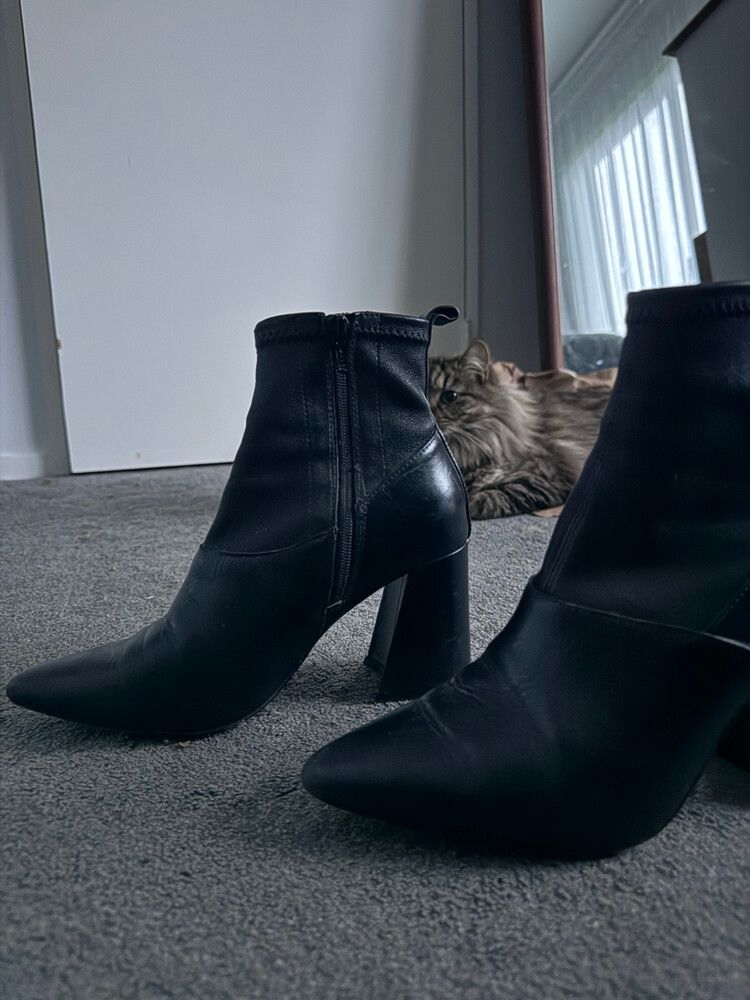 Mi Piaci Heeled Boots