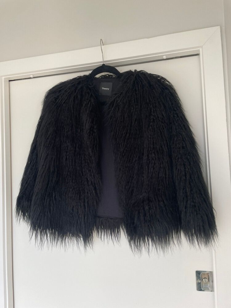 Theory “Elstana 2 Cody” Black Faux Fur Cropped Jacket - size S