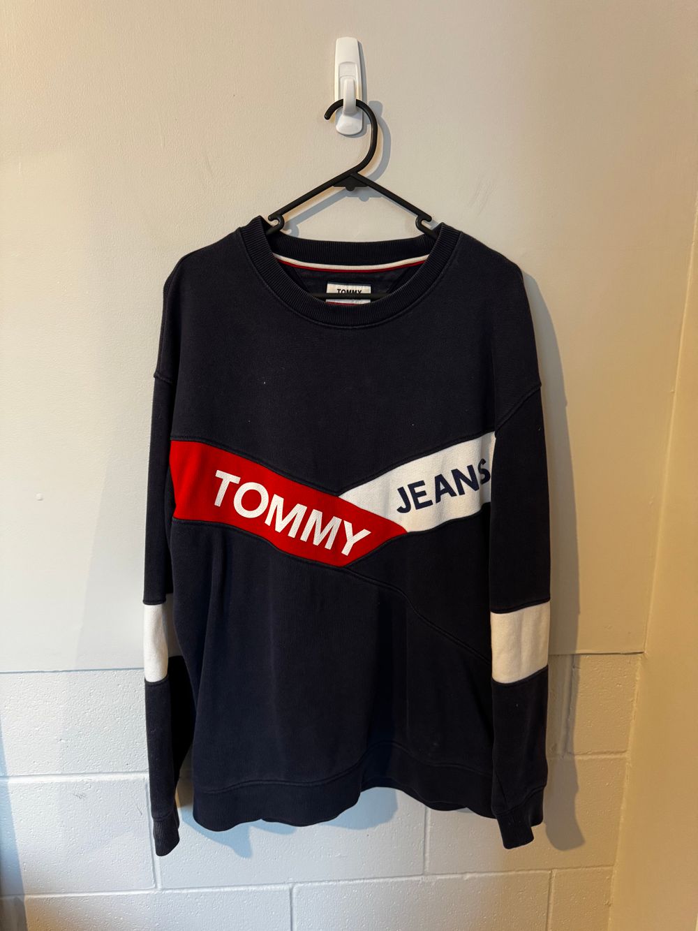 Tommy Jeans Logo Crew Neck