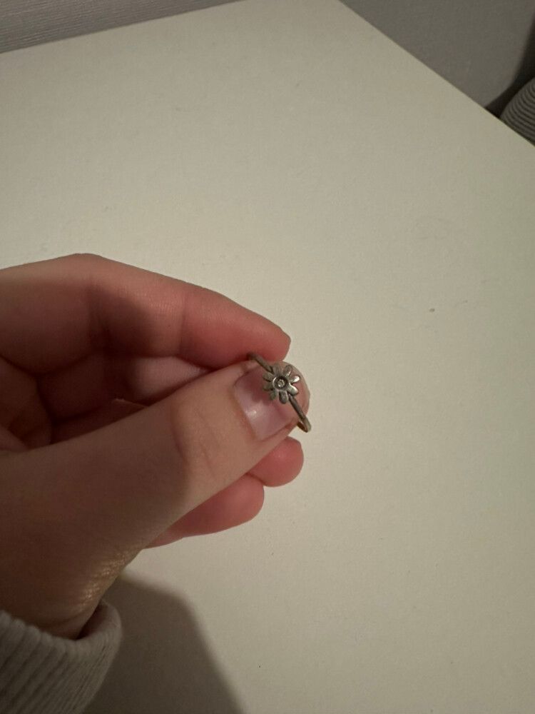 KW Daisy Ring