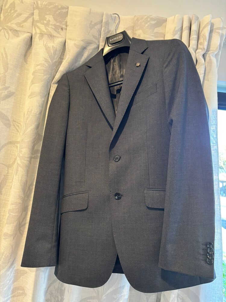 men’s suit