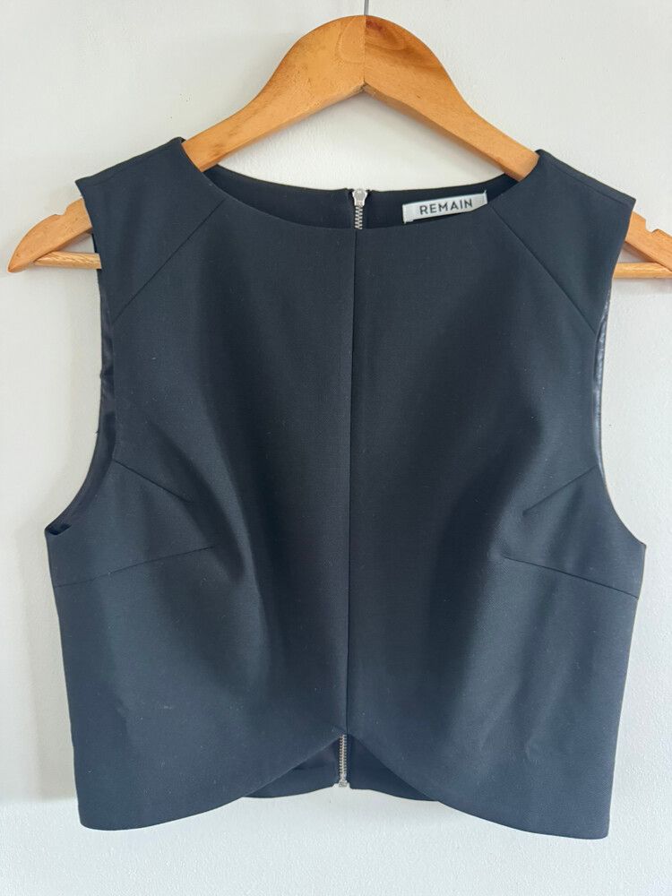 Remain Black Top