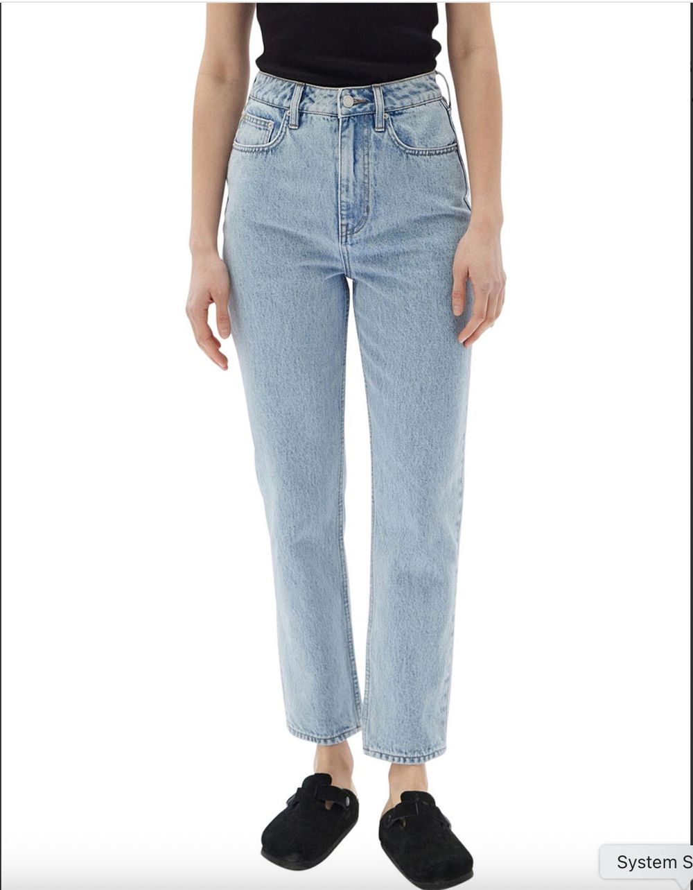 Signature Slim Jean