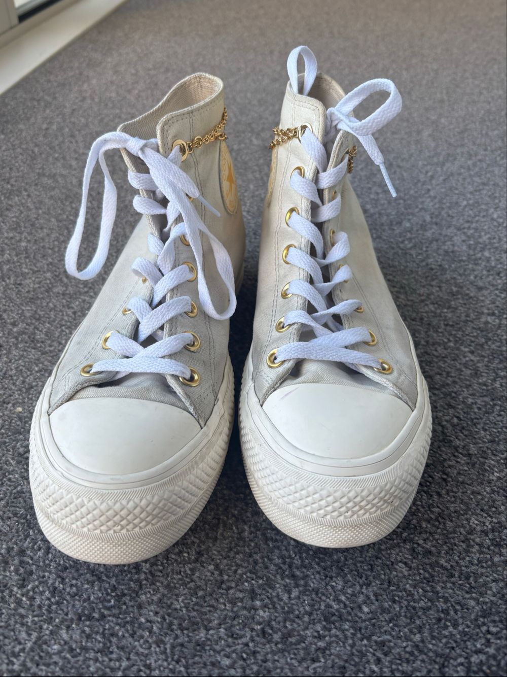 Converse all star high lift Valentine’s Day ‘23 sneakers