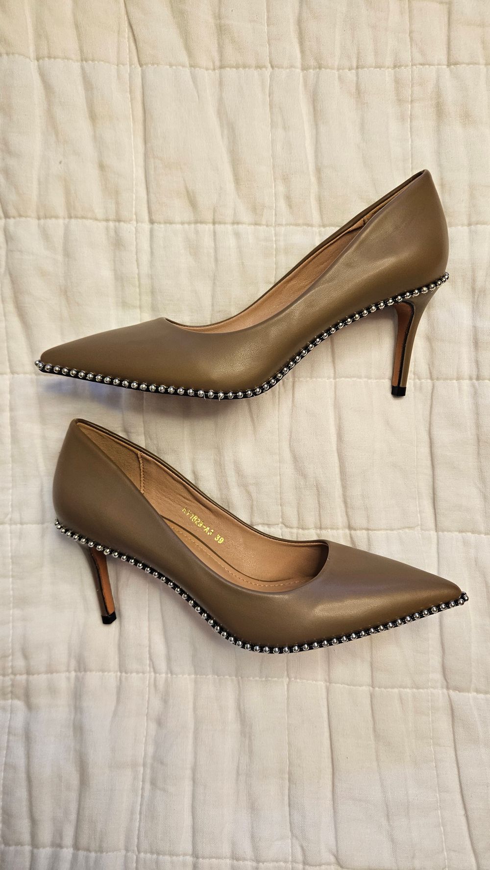 Brown heels with edge detail Size 39