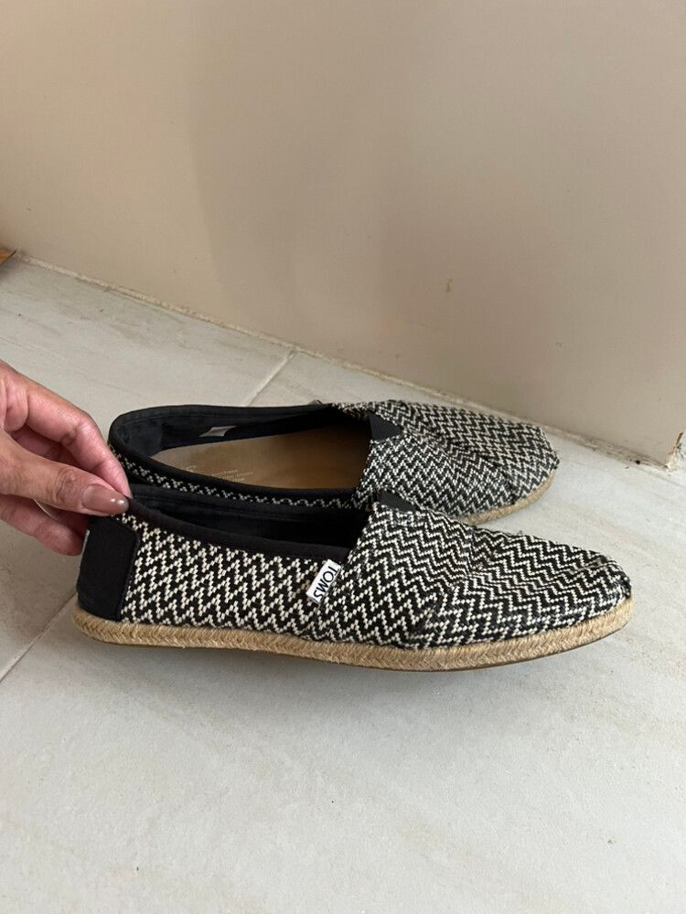 Toms Black White Espadrilles