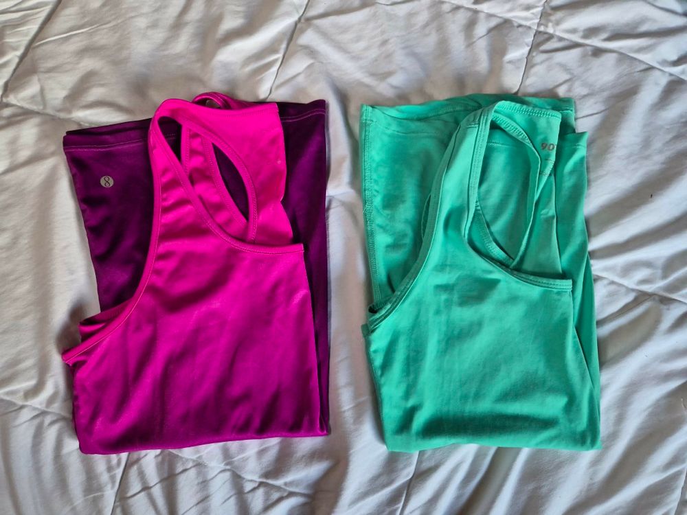 2 x Workout Tanks